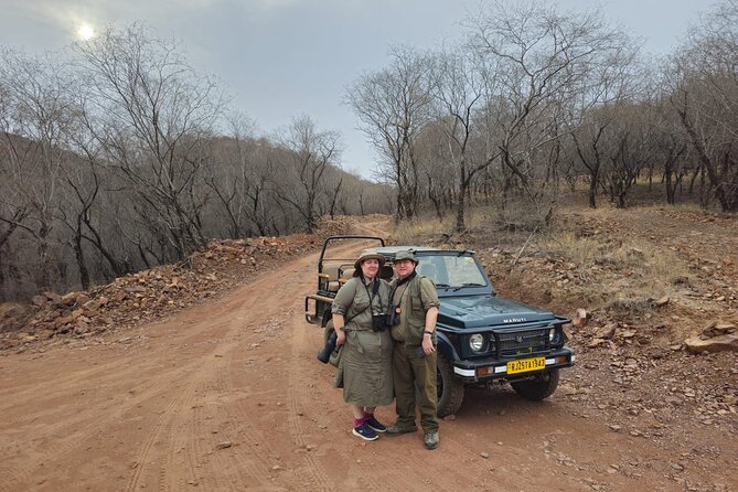 Ranthambore Tiger Reserve Private Gypsy Safari All inclusive - From your hotel in Sawai Madhopur to the park entrance