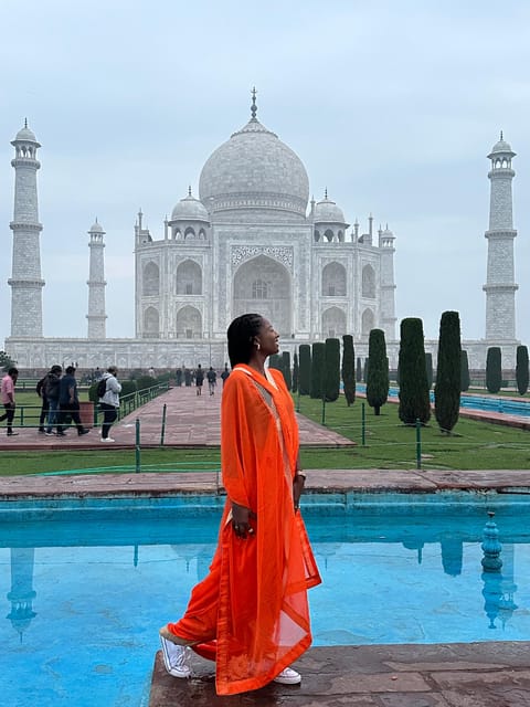 Rent a sari or kurta pajama for Taj Mahal visit & picture - What you’re actually renting for your Taj Mahal visit