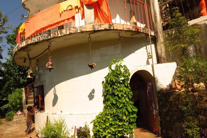 Rishikesh Private Guided Sightseeing Tour by Car - Lakshman Jhula, Ram Jhula, and the bridges you can actually enjoy