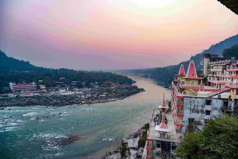 Rishikesh Spiritual Evening Tour with Sacred Ganga Aarti - Parmarth Niketan and the Sacred Ganga Aarti: the main event