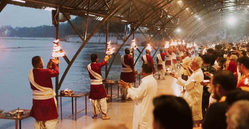 Rishikesh Spiritual Evening Tour with Sacred Ganga Aarti - What’s included in the $33 price, and what you should add