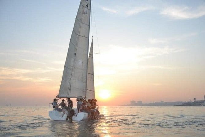 Sailing Experience in Mumbai on Mid Size Yacht - Who this Mumbai yacht sail is best for