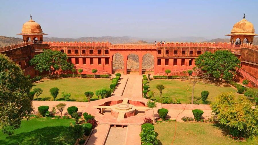 Same Day Jaipur Tour from Delhi by Car or Train - Car or Train: Your Choice Dictates the Vibe