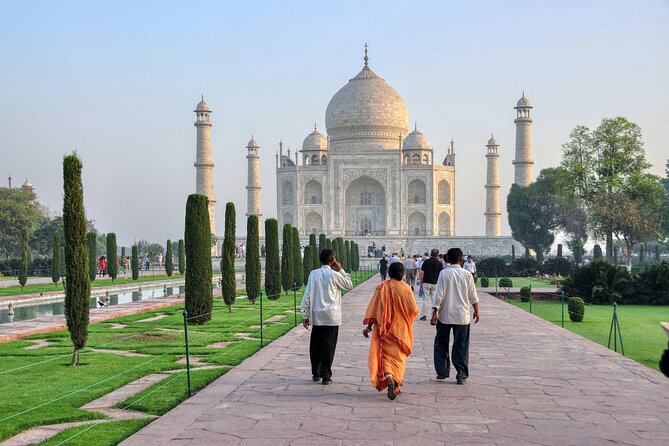 Same Day Taj Mahal/Agra Tour From Bangalore with Return Flight - Delhi arrival and the drive via Yamuna Express Highway to Agra