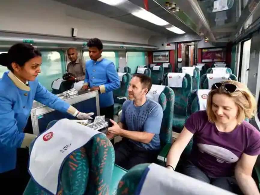 Same Day Taj Mahal Tour from Delhi by Gatimaan Express Train - Who Should Book This Express Taj Mahal Tour