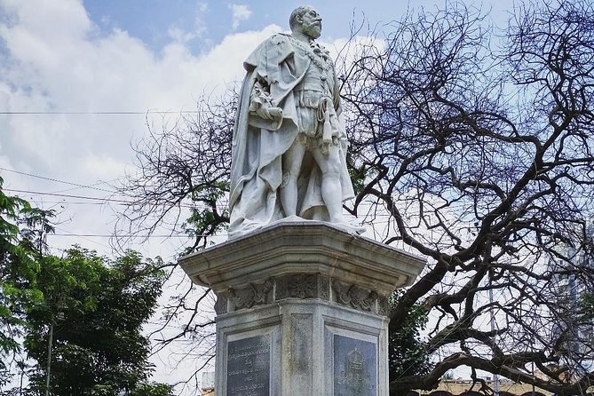 See Bangalore through my eyes (Cultural / Historical / Walking Tour) - Vidhana Soudha and Attara Kacheri: A Quick Peek at Major Power