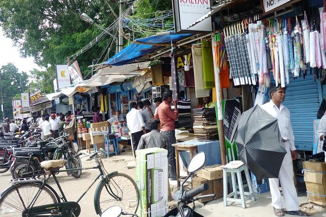 Shopping and Bazaar trail in Chennai - Koyambedu Market at Dawn: Flowers, Produce, and the Wholesale Beat