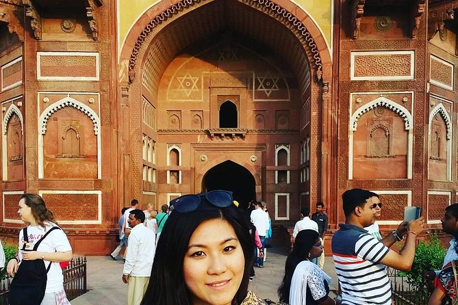Skip-the-Line: Agra Fort Entrance Ticket with Guided Tour - How Guides Like Shanu and Shani Keep It Fun and Not Overwhelming
