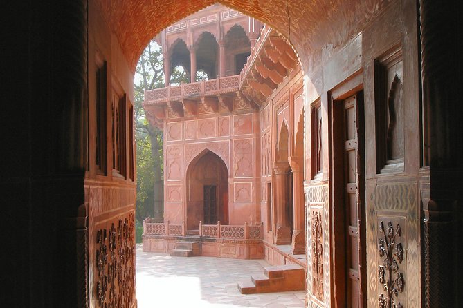 Skip The Line: Taj Mahal Sunrise Tour from - Delhi (All-Inclusive) - The 5-star lunch plan: one detail to confirm