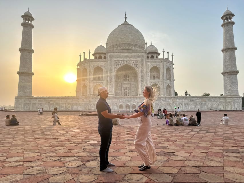 skip the line taj mahal tour with private tour guide - Optional sari rental for that classic look