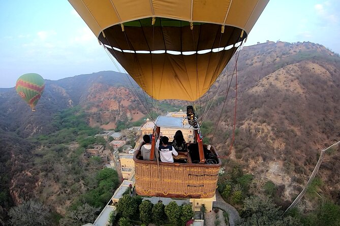 SkyWaltz Hot Air Balloon Safari - Why your landing is a mystery, and how to enjoy it