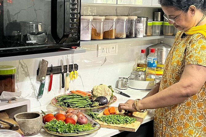 South Indian Vegetarian Cooking Class in Chennai with Meena - The 3-hour flow: class, cooking, and the optional Mylapore market