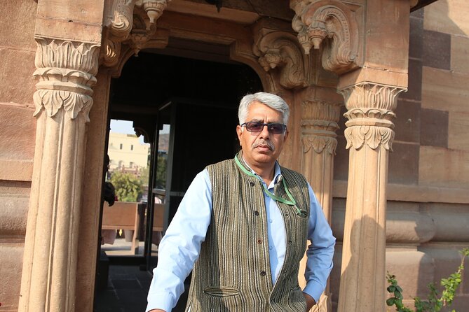 Splendor Tour of Jodhpur - Jaswant Thada: A Short 30-Minute Reset in White Marble Calm