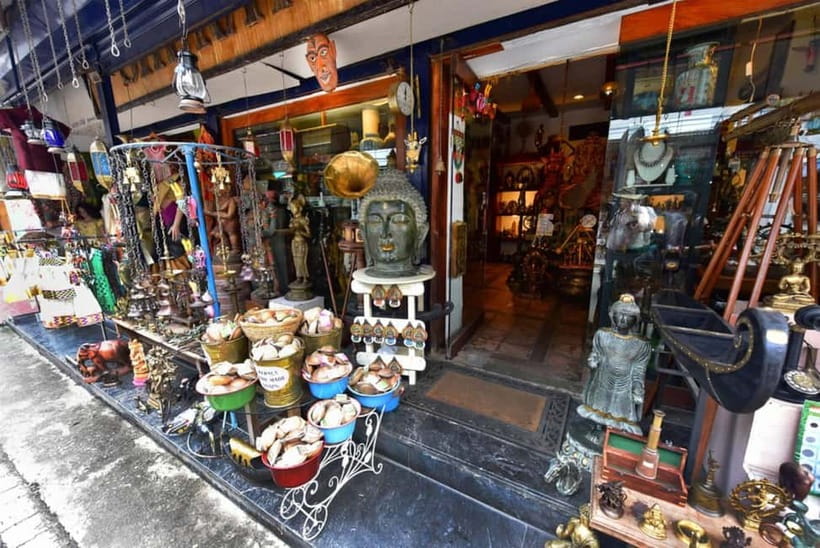 Stories of Jew Town: Guided Heritage Walk in Kochi - Mattancherry Palace, the Dutch Palace: Murals That Explain Power and Belief