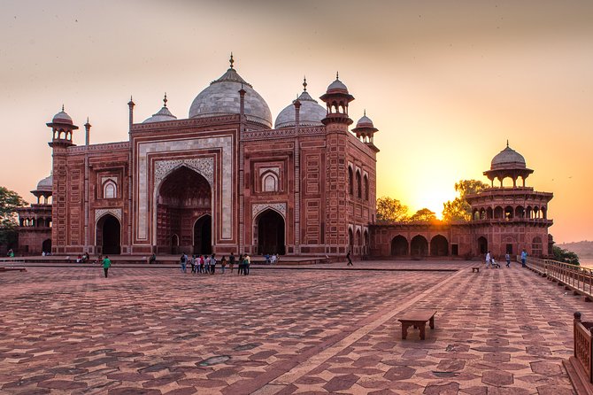 Sunrise Taj Mahal, Agra Fort & Baby Taj Tour from Jaipur by Car - The private car from Jaipur: comfort, not chaos