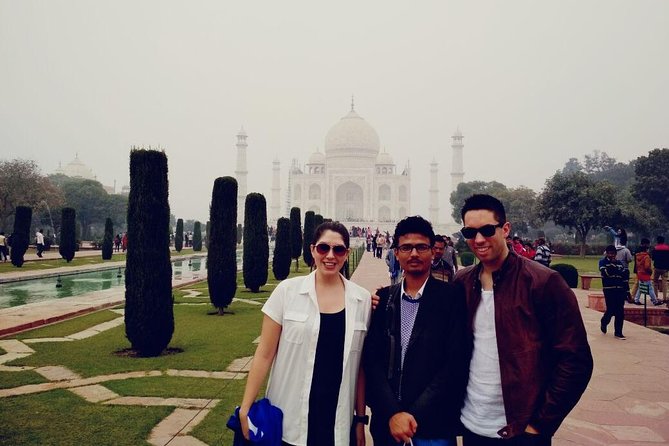 Sunrise Taj Mahal & Agra fort tour with Professional Photographer - Shopping time after Agra Fort, with control in your hands