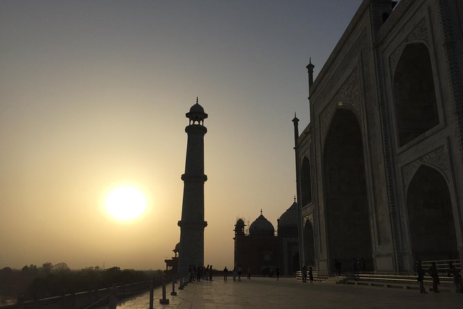 Sunrise Taj Mahal Tour With Female Tour Guide - Price and value: what $160 per group really gets you