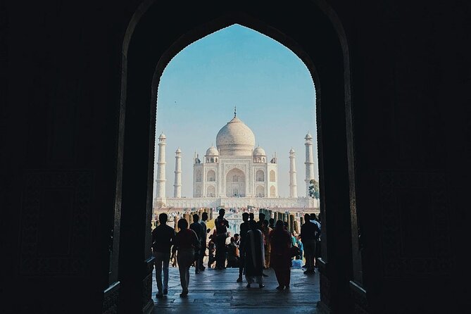 Taj Mahal, Agra Fort & Baby Taj same Day Tour from Delhi by Car - The one-hour Agra break: lunch options that don’t hijack the day