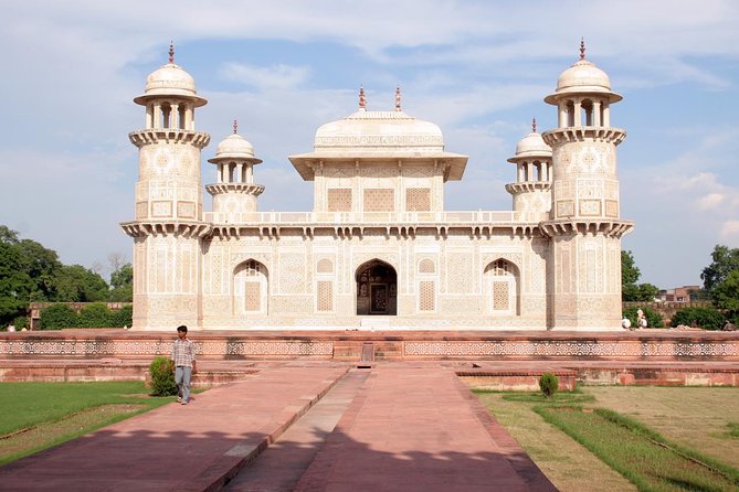 Taj Mahal, Agra Fort & Baby Taj Tour from Delhi - All Inclusive - Agra Fort: Akbar-Era Views You Can Actually Walk Through