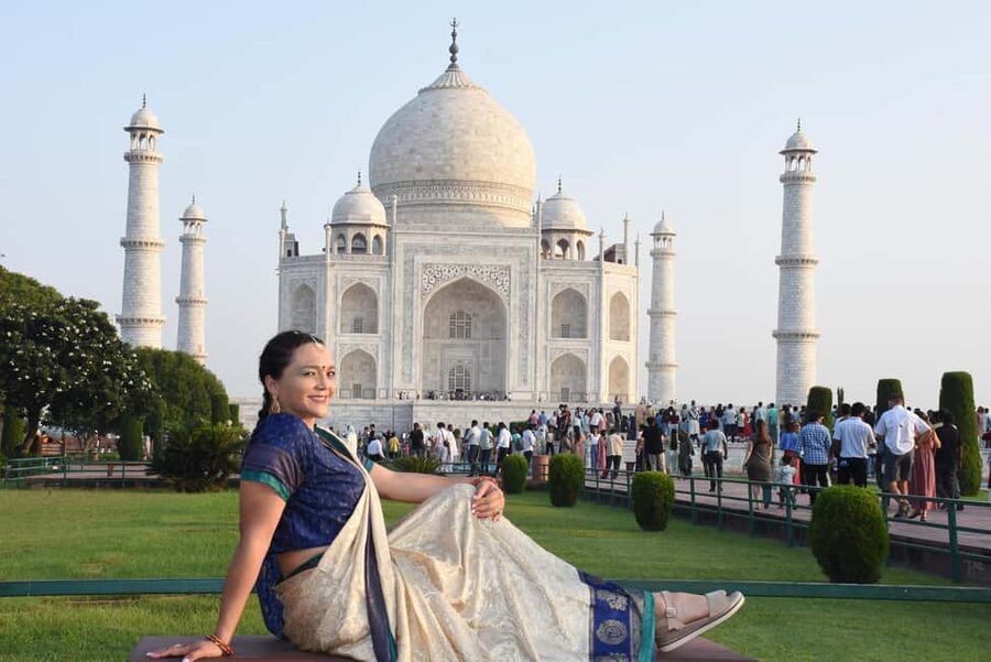 Taj Mahal & Agra Fort Private Tour with Lunch & Pickup - Sunrise vs daytime: how to choose your timing