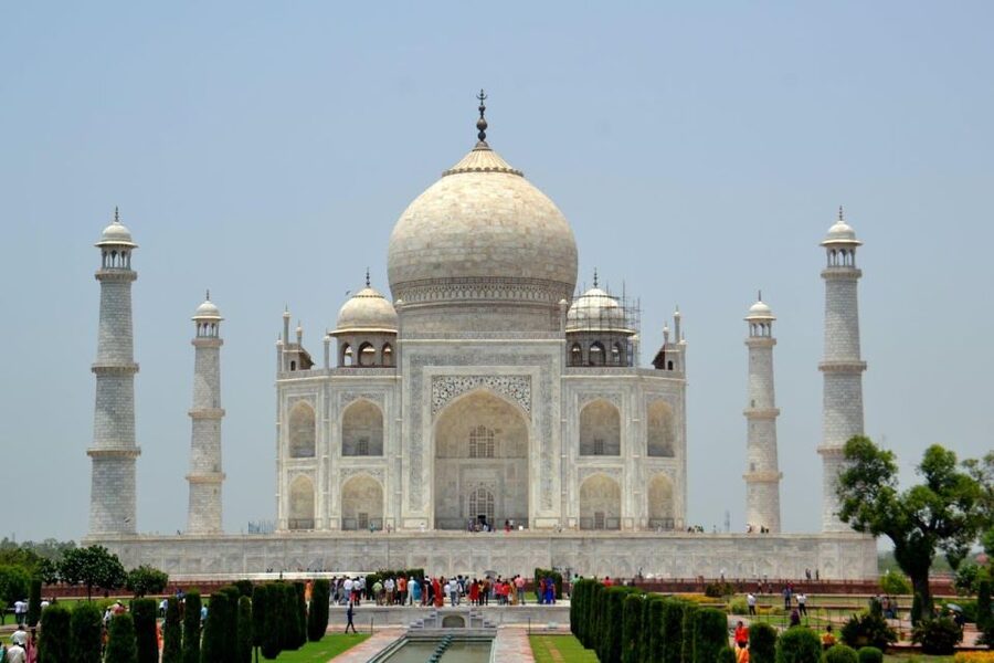 Taj Mahal & Agra Fort Private Tour with Lunch & Pickup - Inside the Taj Mahal: what you should watch for beyond the postcard