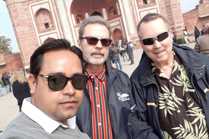 Taj Mahal & Agra Fort tour by Superfast Train Gatimaan Express - Lunch at an air-conditioned restaurant: where the day resets