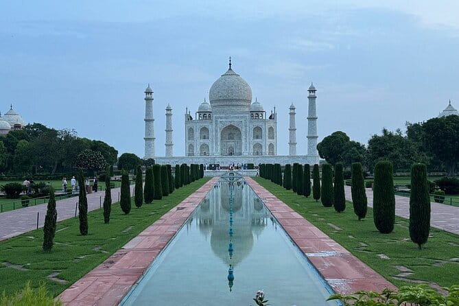 Taj Mahal & Agra Private Day Tour from New Delhi by Car with Meal - Agra Fort after the Taj: why the swap in scenery matters