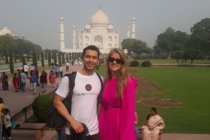Taj Mahal and Agra fort Private Tour from Delhi - All Inclusive - The lunch break at DoubleTree by Hilton Agra