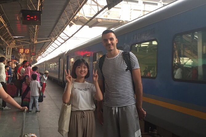 Taj Mahal Day Tour By Superfast Train From Delhi: TOP BOOKED TOUR - Lunch at a 5-star hotel: included break, drinks not included