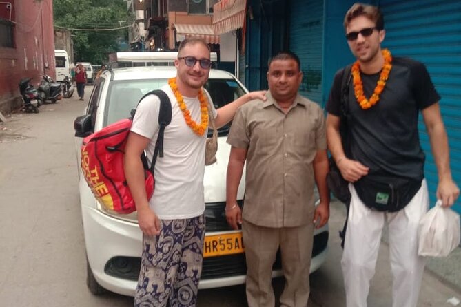 Taj Mahal Day Tour from Delhi by Car - Guide quality: why names like Lucky, Brijesh, and Kumar matter