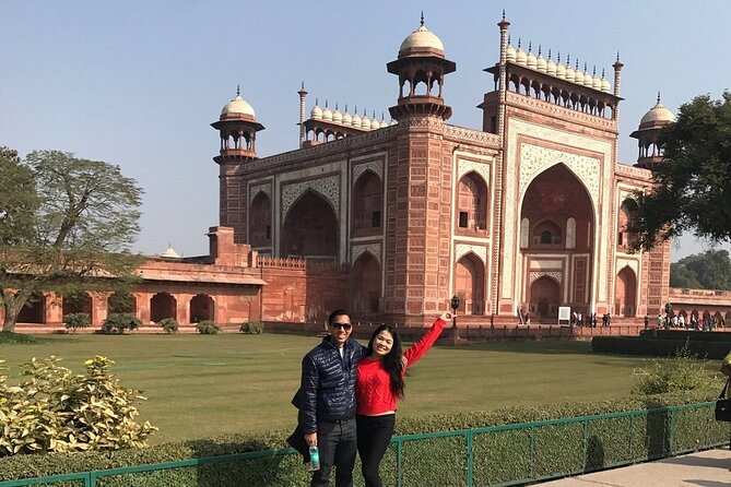 Taj Mahal Day Tour From Delhi By Private Cab -All Inclusive - Taj Mahal stop: what to prioritize in your two hours
