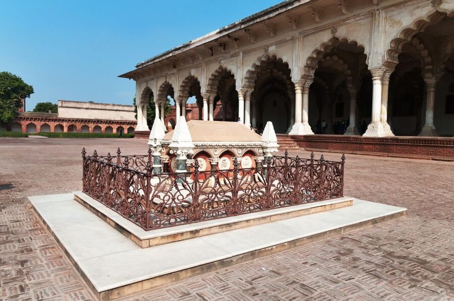 Taj Mahal, Fort, Baby Taj & Mehtab Bagh Private City Tour - The guide and chauffeur setup: why it changes everything