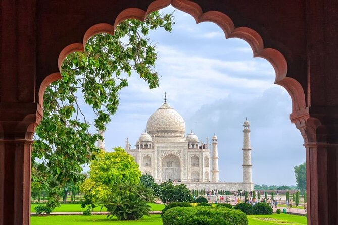 Taj Mahal Private Tour from Delhi by Car - Entering the Taj Mahal: two hours that can feel just right