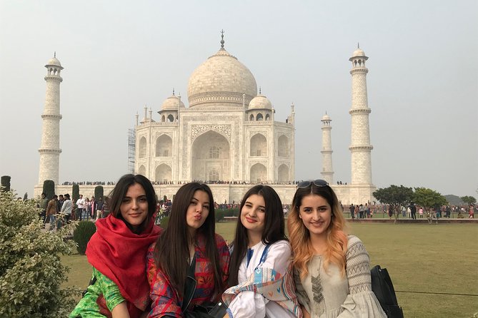 Taj Mahal skip the line - Luxury Tour - Taj Mahal: what to focus on besides the postcard view