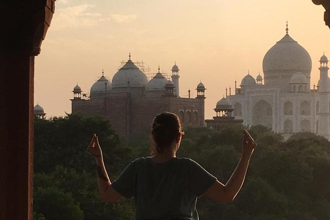 Taj mahal skip the line ticket guide and transport - Choosing sunrise or afternoon, and how that affects the experience