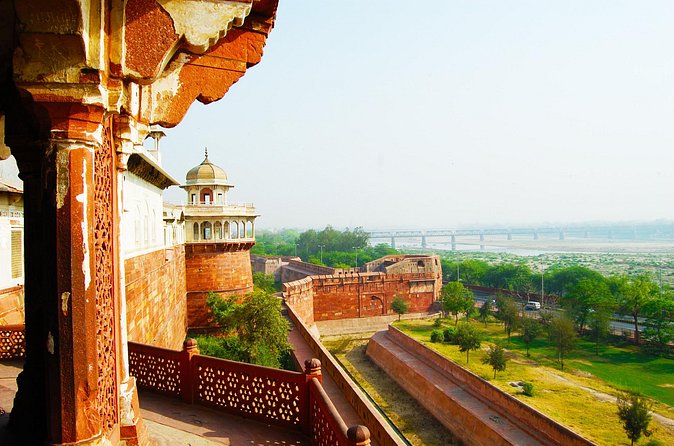 Taj Mahal sunrise and Agra Overnight Tour from Bangalore - Who should book this Taj Mahal sunrise and Agra overnight tour?