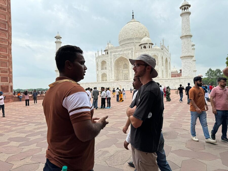 Taj Mahal Sunrise Tour from Delhi By Private Car (Top Rated) - Lunch at DoubleTree by Hilton and a quick Agra market window