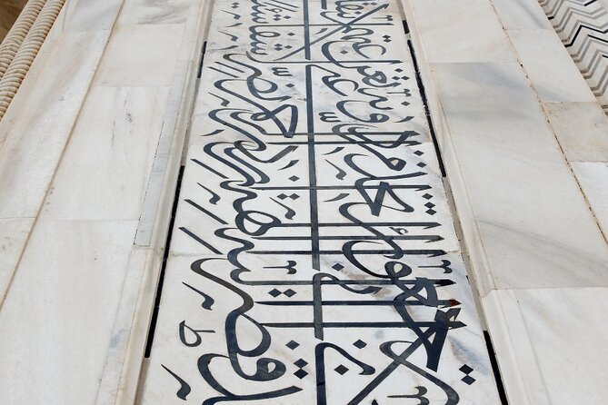 Taj Mahal Tour from Delhi by Express Train (Viator Award Winner) - Lunch at Courtyard Agra and how to eat like a local