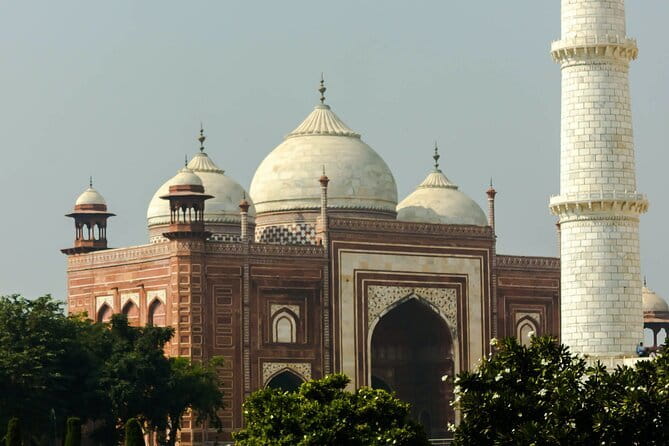Taj Mahal Unveiled A Personalized Private Tour from Delhi - Day 2 in Fatehpur Sikri: Akbar’s red sandstone city