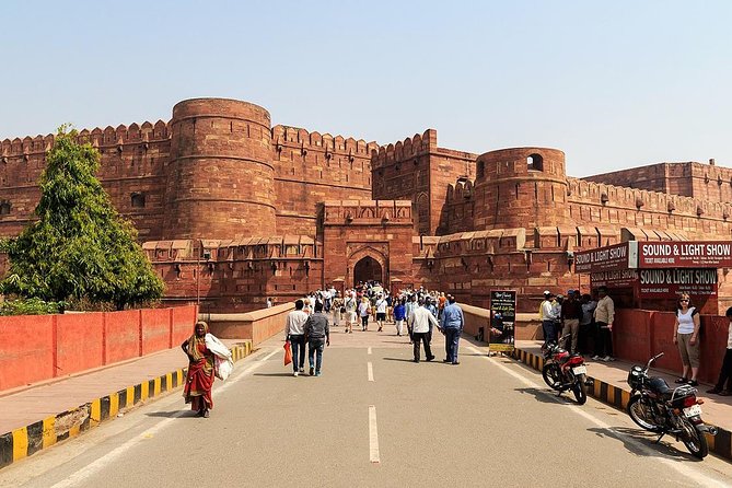 Taj with mausoleum and Agra fort visits : Choose Your Option - Should you book this Taj Mahal and Agra Fort tour?
