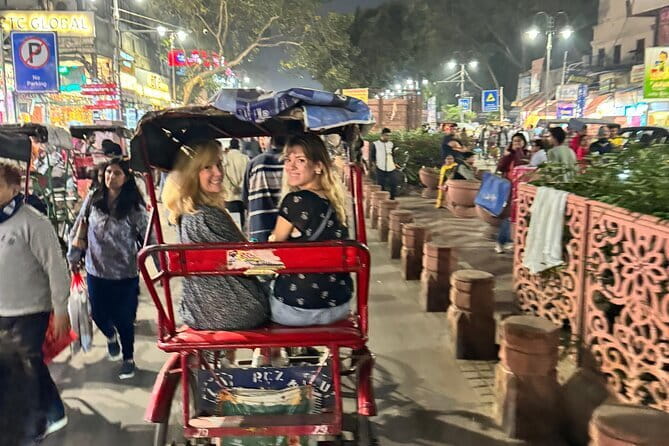 Temples, Bazaars & Food Tasting in Old Delhi with Female Guide - Sis Ganj Guru Dwara and the mega kitchen you will remember