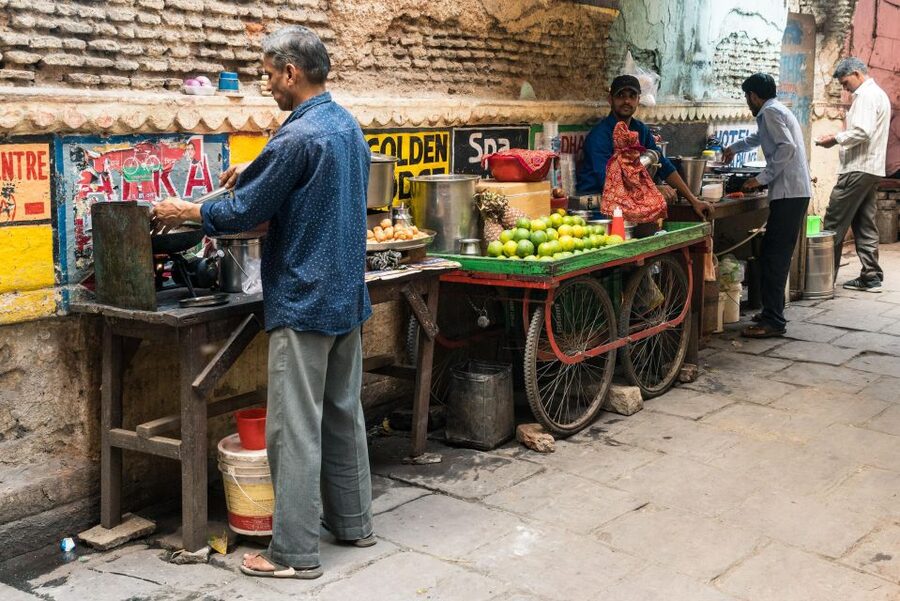 The Ultimate 1 Day in Varanasi - How to Spend 13 Hours - The narrow lanes to Kashi Vishwanath, plus the passport tip