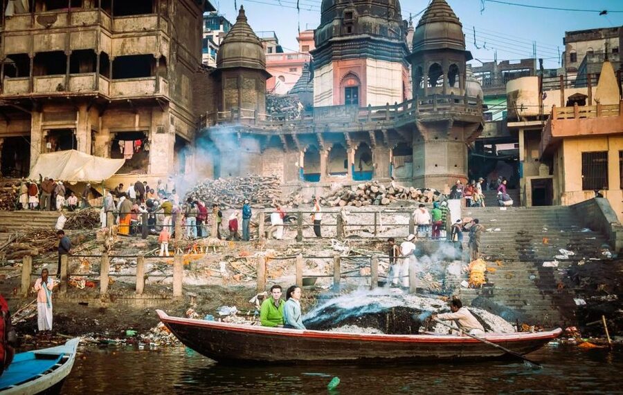 The Ultimate 1 Day in Varanasi - How to Spend 13 Hours - Temple stops and BHU, how the city teaches through different beliefs