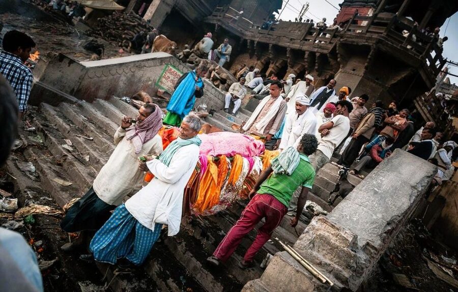 The Ultimate 1 Day in Varanasi - How to Spend 13 Hours - Food and small cultural stops, what to try and how to manage shopping pressure