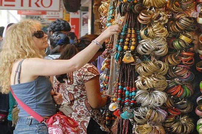 Tour a Nueva y Vieja Delhi Con Guía en Idioma Español - Key things that make this tour work
