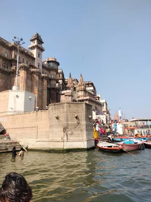 Tourist Guide English & Spanish Varanasi/Benares - Sunrise on the Ganges from a boat: what you’re really seeing