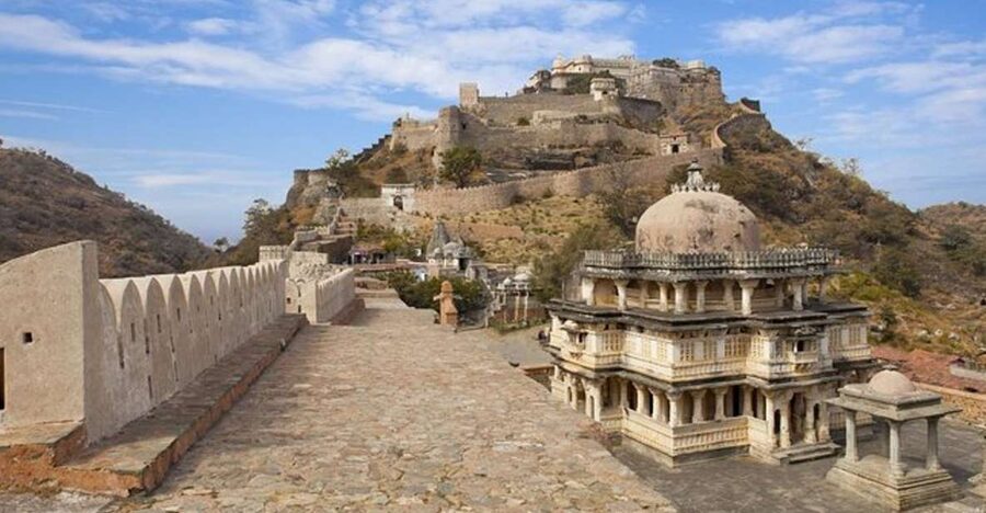 Transfer Jodhpur To Udaipur Via Ranakpur & Kumbhalgarh Fort - Ranakpur Jain Temple: 15th-century beauty and a monkey rule