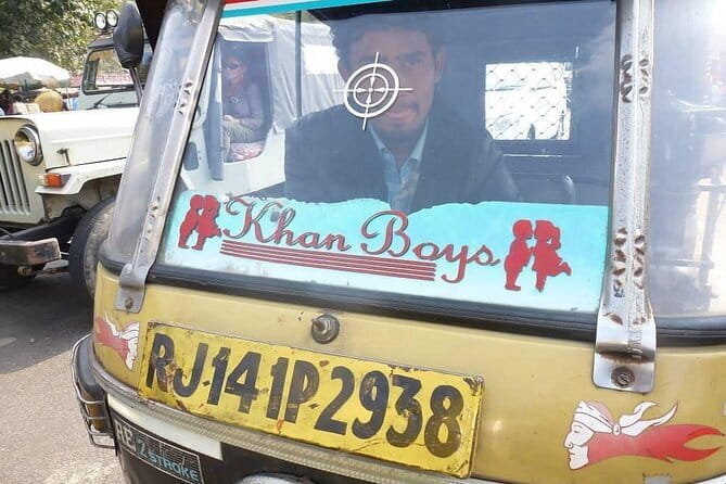 Travel Through the Streets of Jaipur by Tuktuk with a Local - Hawa Mahal and City Palace: exterior wow, plus the right rhythm