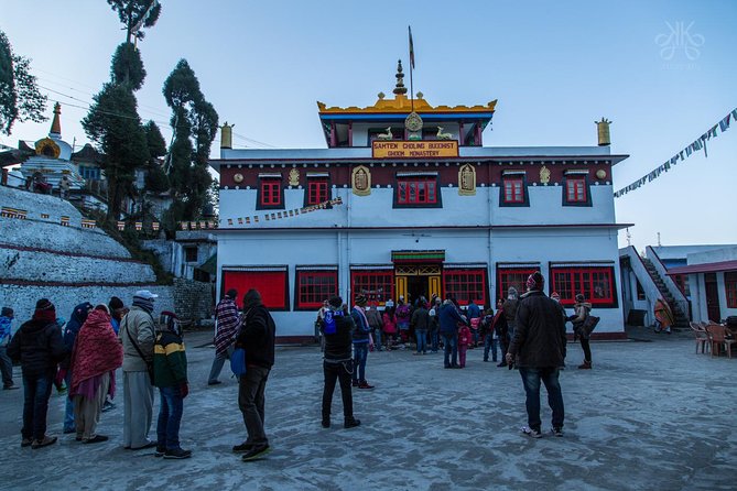 Trip to Tiger Hill Darjeeling - Tiger Hill Sunrise: The Big Reason to Wake Up Early