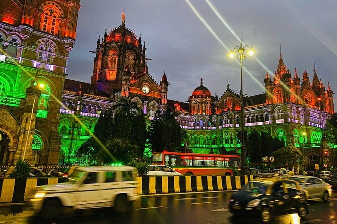 Twilight in Mumbai: Discover the City by Night with Food Options - Comfort and Logistics: Built for an Easy Evening